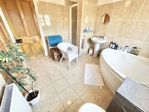 Photo 32- click for photo gallery